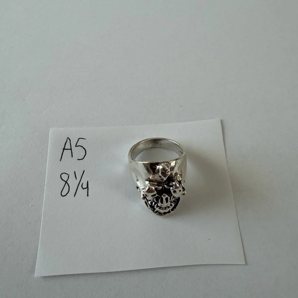 Silver‎ Skull Ring